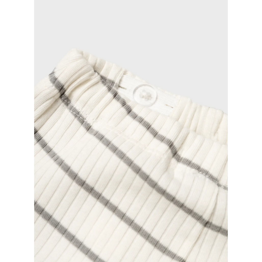 Beige gestreifte Babyhose aus weichem Rippstoff mit elastischem Bund und Kordelzug, bequem und alltagstauglich